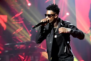 669422017DW00175_BET_Hip_Ho