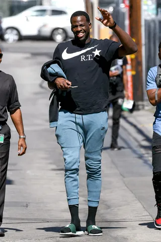 Draymond Green - Draymond Green&nbsp;waved to the cameras while in Los Angeles. (Photo: PG/Bauer-Griffin/GC Images)&nbsp;