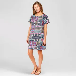 Cap Sleeved Dress - Just because&nbsp;it's time to pack up most of your strapless/spaghetti strap dresses doesn't mean all your dresses are on the chopping block. We suggest opting for a colorblock cap sleeved dress like this one: Target MINKPINK&nbsp;Women's Mixed Print T-Shirt Dress ($59.99).(Photo: MINKPINK)&nbsp;