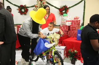 Walmart Making Christmas Better f. Erykah Badu at the Martin Luther King, Jr. Community Center on Nov. 9, 2016. (Photo: Peter Larsen/BET/Getty Images)