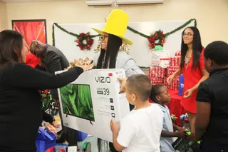 Walmart Making Christmas Better f. Erykah Badu at the Martin Luther King, Jr. Community Center on Nov. 9, 2016. (Photo: Peter Larsen/BET/Getty Images)