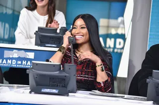 775041759AP00042_Hand_in_Ha