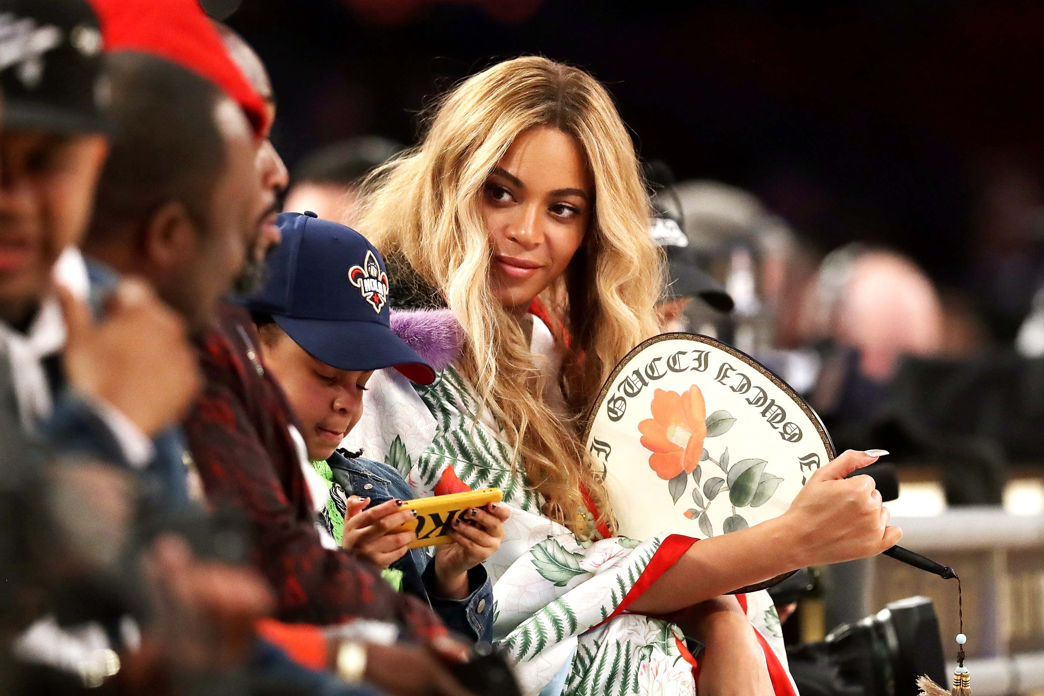 A Beyoncé 'Mystery Project' Is On The Way And The Internet Can't Handle ...