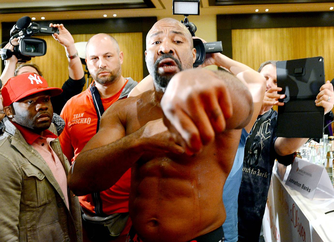 Shannon Briggs Crashes Wladimir Klitschko's Press Conference