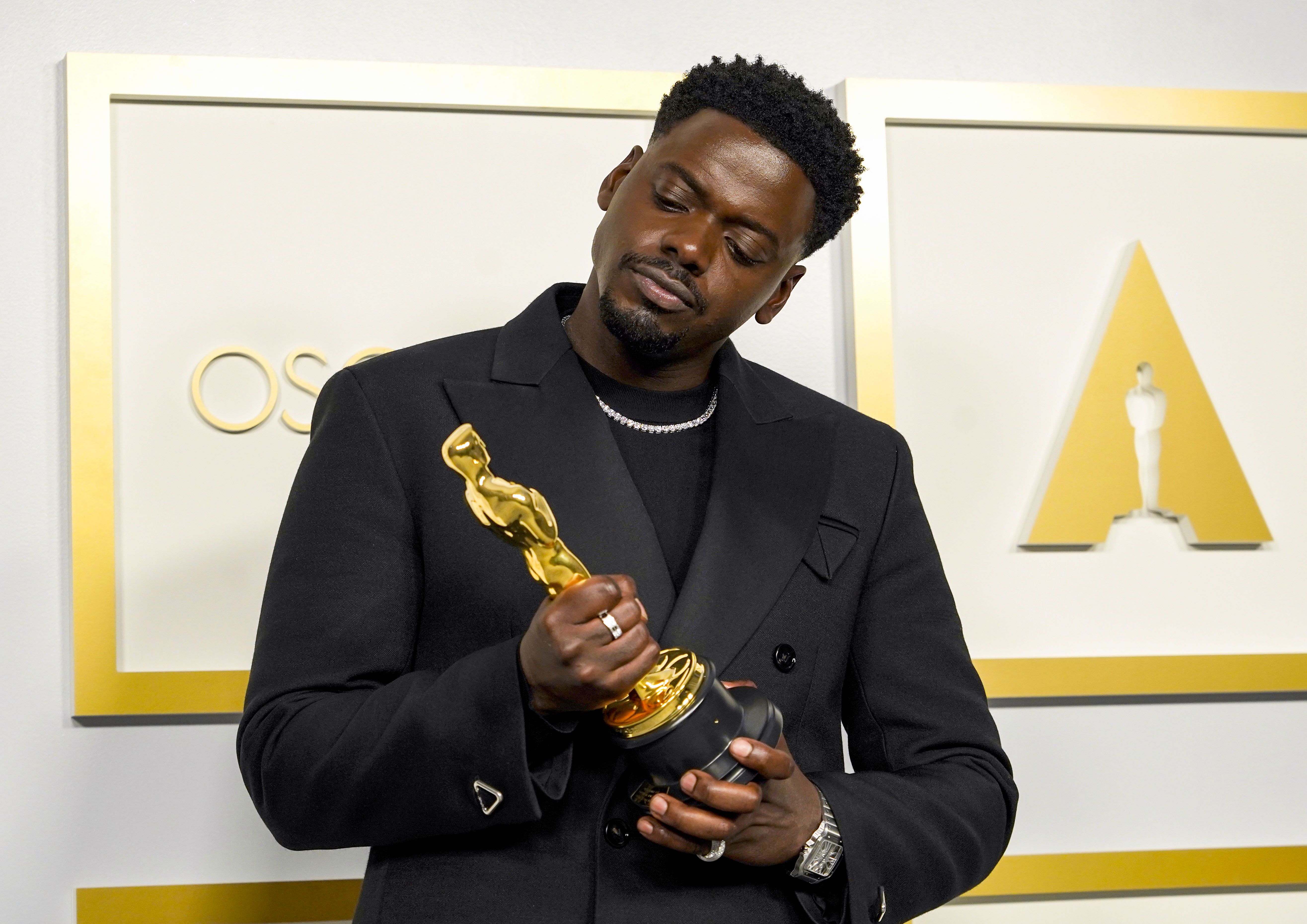 LOS ANGELES, CALIFORNIA â APRIL 25: Daniel Kaluuya, winner of Actor in a Supporting Role for "Judas and the Black Messiah", poses in the press room during the 93rd Annual Academy Awards at Union Station on April 25, 2021 in Los Angeles, California. (Photo by Chris Pizzello-Pool/Getty Images)
