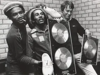 NETHERLANDS - JUNE 23: AHOY Photo of Bob MARLEY, posed in dressing room with Anton Witkamp of Warner Music (right) receiving award for Babylon By Bus (Photo by Rob Verhorst:Redferns).jpg