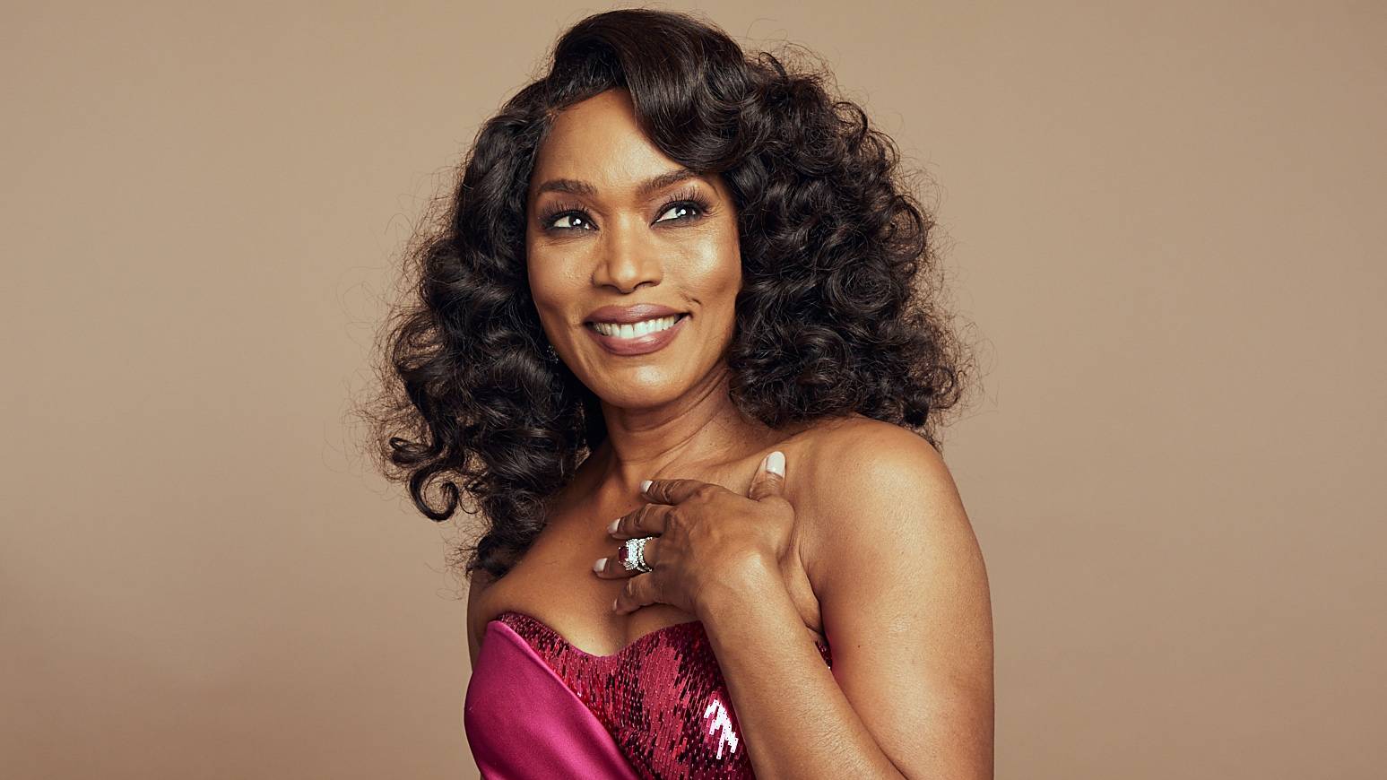 Angela Bassett 