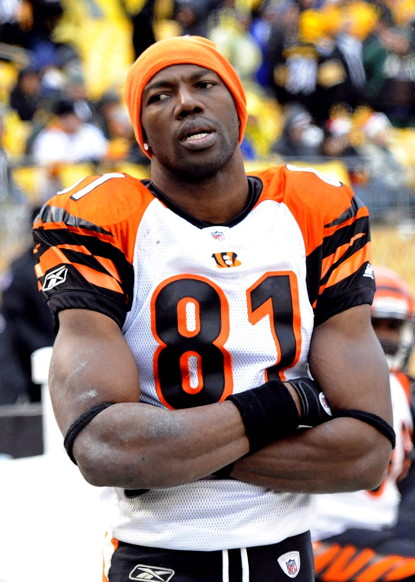 Agent: T.O. Isn’t Retiring - NFL receiver Terrell Owens is not considering retirement, according to his agent Drew Rosenhaus. Recent reports had stated that a recent ACL surgery had led to the league veteran’s impending retirement. But yesterday Rosenhaus insisted that Owens is recovering well from the surgery and is doing “fantastic.”(Photo: AP Photo/Don Wright, File)