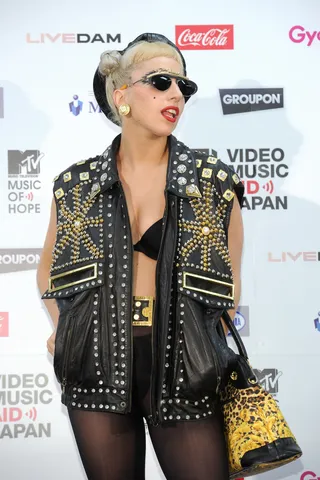 /content/dam/betcom/images/2011/06/Celebs-6.1-6.15/062611-celebs-lady-gaga.jpg