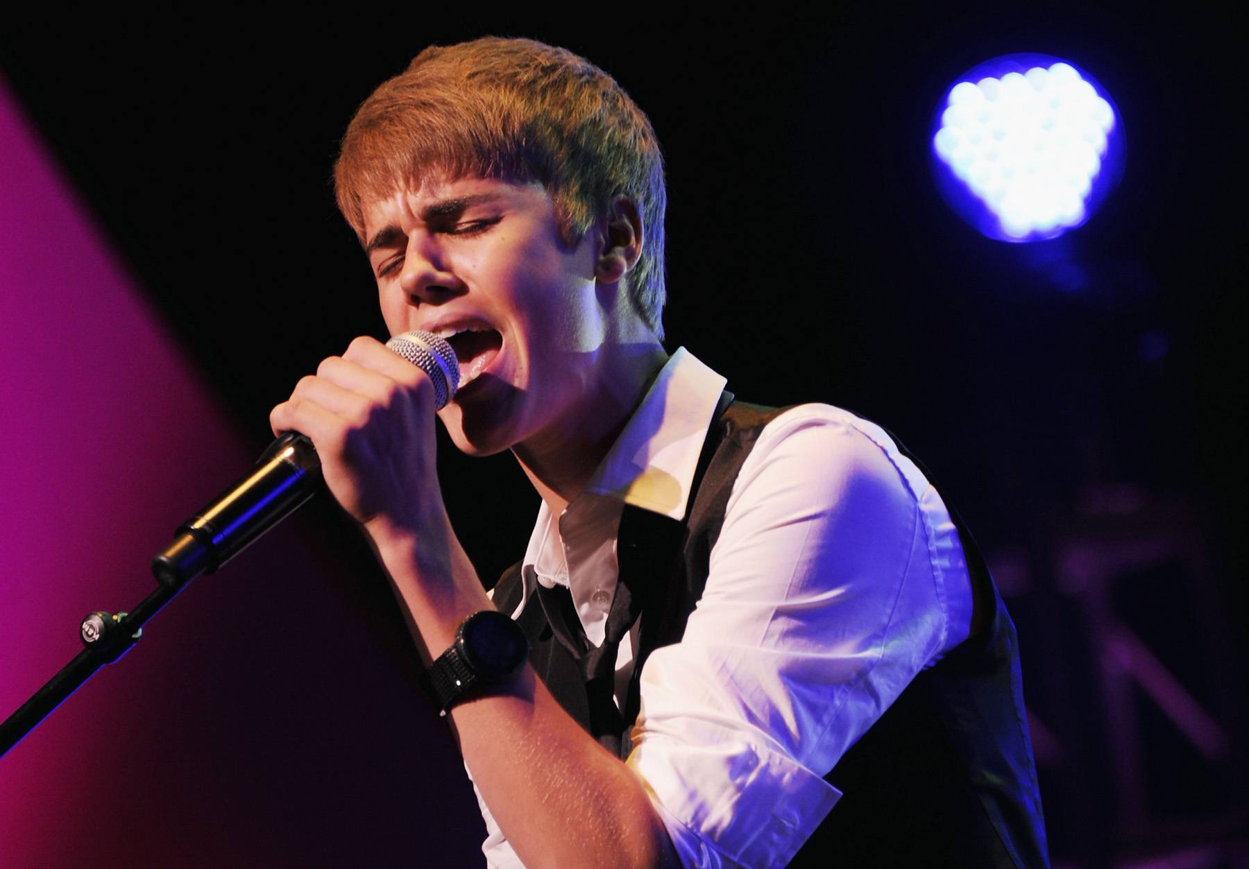 Justin Bieber (@justinbieber) &nbsp; - TWEET: “I’m going to ignore the rumors...and focus on what is real. an opportunity to help by doing what i love. Judge me on the music! Love yall!”&nbsp;The Biebz dismisses the rumors about him having a love child and directs his fans attention back to the music.&nbsp;(Photo: Rick Diamond/Getty Images)