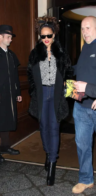 Sista in Paris - Rihanna looks happy as she leaves dinner in Paris. The pop sensation has been globetrotting on the European leg of her Loud Tour. She will be performing two shows in the City of Lights over the next few days. (Photo: Fame Pictures)