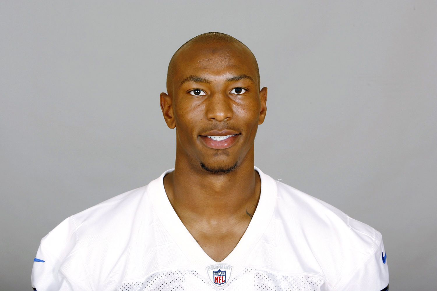 Chicago Bears Cut Receiver Sam Hurd - Chicago Bears waived Sam Hurd on Dec. 16 after the receiver was arrested two nights earlier for trying to purchase between 5 to 10 kilograms of cocaine and a thousand pounds of marijuana to distribute in the Chicago area. (Photo: NFL Photos/Getty)&nbsp;