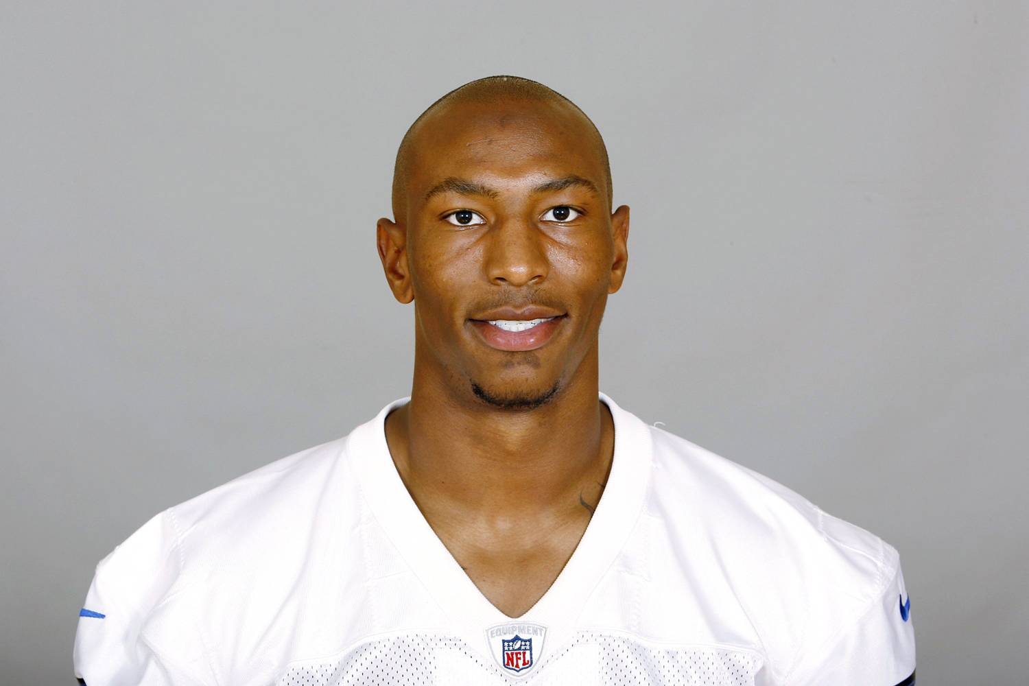 Chicago Bears Cut Receiver Sam Hurd - Chicago Bears waived Sam Hurd on Dec. 16 after the receiver was arrested two nights earlier for trying to purchase between 5 to 10 kilograms of cocaine and a thousand pounds of marijuana to distribute in the Chicago area. (Photo: NFL Photos/Getty)&nbsp;