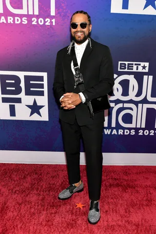 112021-soul-train-awards-2021-men-best-red-carpet-looks-maxwell.jpg