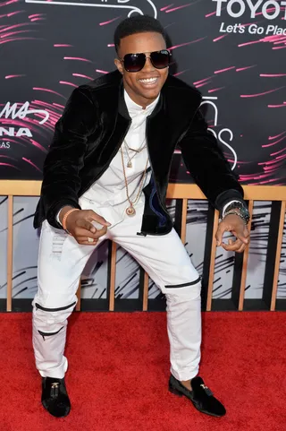 Watch Me! - The "Watch Me (Whip/Nae Nae)" singer Silento highlights the carpet in pure hype fashion. (Photo: Earl Gibson/BET/Getty Images for BET)