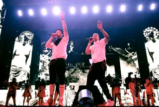 Batter Up - The &quot;Legends of the Summer&quot; cemented their rank with a gig at the home of New York's blue and white sluggers. Jay and&nbsp;JT commissioned a big band to give Yankee Stadium a show to remember.&nbsp;(Photo:&nbsp;UPI/John Angelillo /LANDOV)