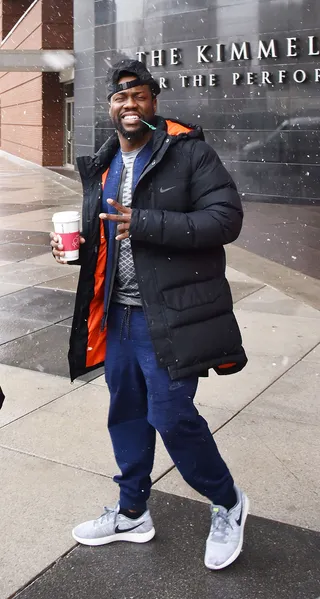 Kevin Hart&nbsp; - Kevin Hart&nbsp;was spotted on the&nbsp;set of The Untouchables during a snow storm in Philadelphia.&nbsp;(Photo: Hugh Dillon/WENN.com)