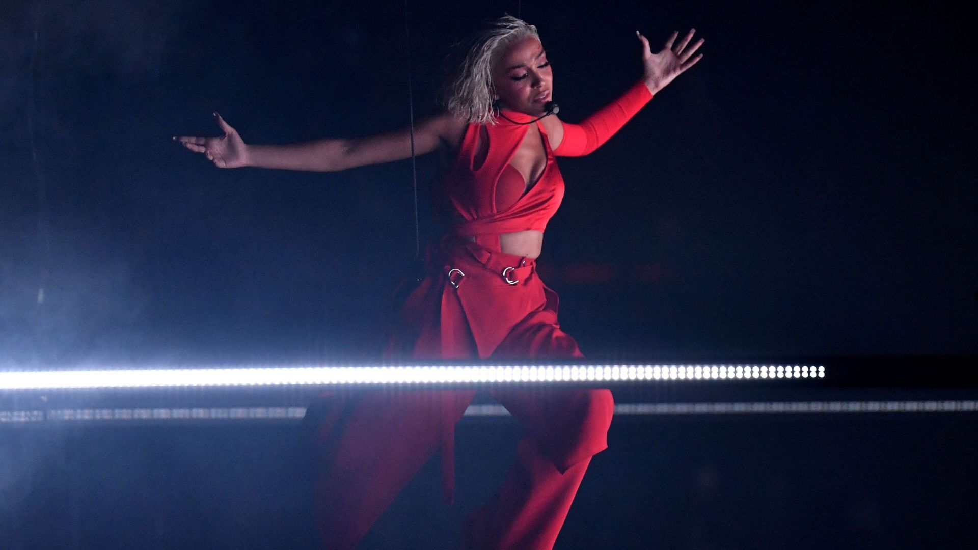 Doja Cat performs Planet Her songs at MTV VMAs 2021