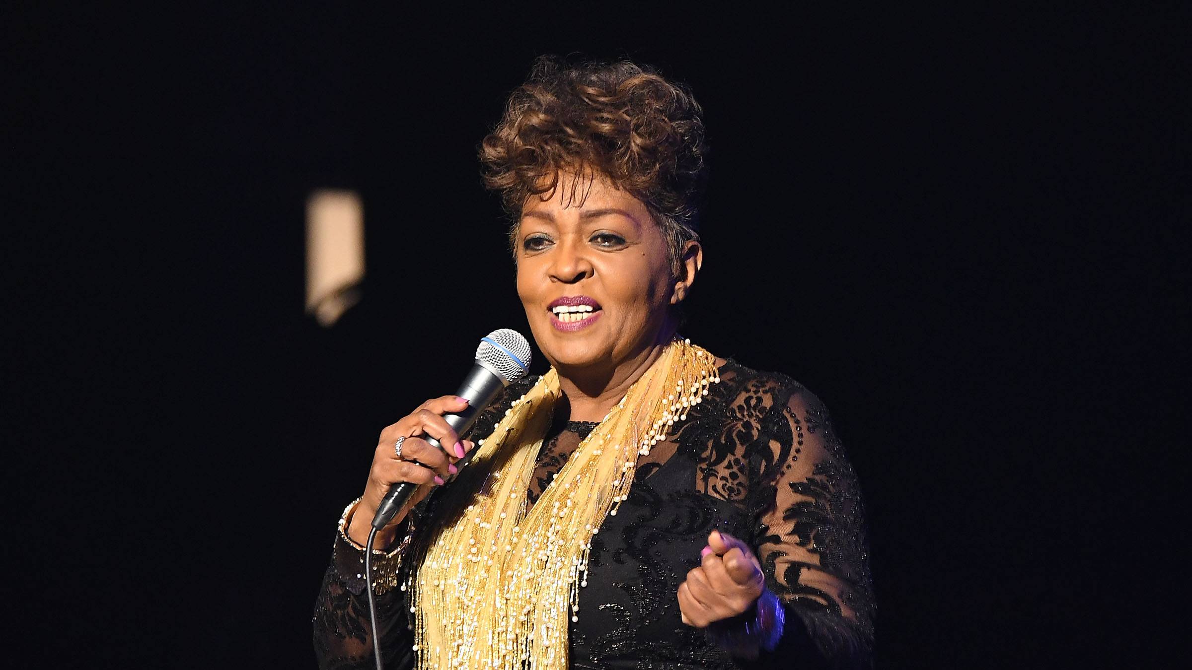 Anita Baker Kicks Off Tour In Atlanta With Surprise Appearance From Usher | News | BET