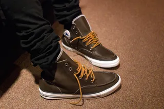 Roc Royal's Kicks - Roc Royal shows off his kicks backstage at BET's 106 and Park (Photo: John Ricard/BET)