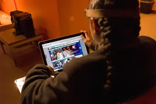 I love BET.com - Ray Ray of Mindless Behavior checking out BET.com backstage at BET's 106 and Park (Photo: John Ricard/BET)