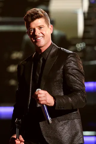 Rockin' Robin - Robin Thicke honors Smokey Robinson on stage at the 2015 BET Awards. (Photo: Mark Davis/BET/Getty Images for BET)