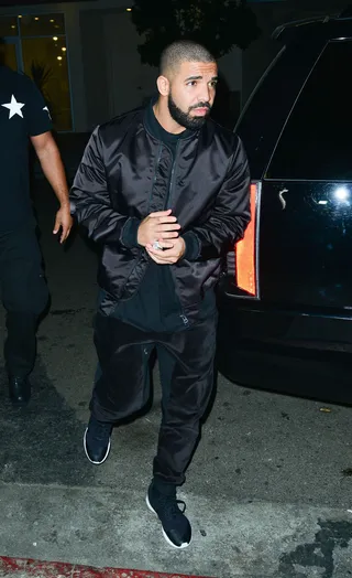 Black on Black on Black - Drake leaves the Nice Guy restaurant in Los Angeles wearing all-black everything.(Photo: INFphoto.com)