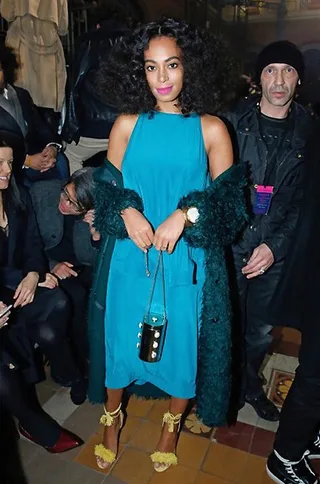 Solange, @saintrecords - And the photobomber of the year award goes to this gentleman behind Solange looking like he's just trying to track down a Sprite to quench his thirst.&nbsp;  (Photo: Solange via Instagram via Rindoff/Dufour/Getty Images)