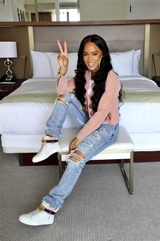 Big Moves - Serayah on set with Biore Skincare to promote its self-heating one minute sask.&nbsp;(Photo: Michael Simon/startraksphoto.com)