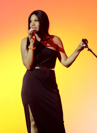 Worthy Cause - Toni Braxton performs at the 13th Annual Lupus L.A. Orange Ball at the Beverly Wilshire Hotel in Beverly Hills, California. (Photo: Kevin Winter/Getty Images)