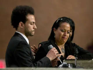 Finding the Words - An emotional Chris Smith speaks at the funeral of his late friend Chris Kelly. Smith promised to carry on the Kris Kross legacy. (Photo: AP Photo/David Goldman)