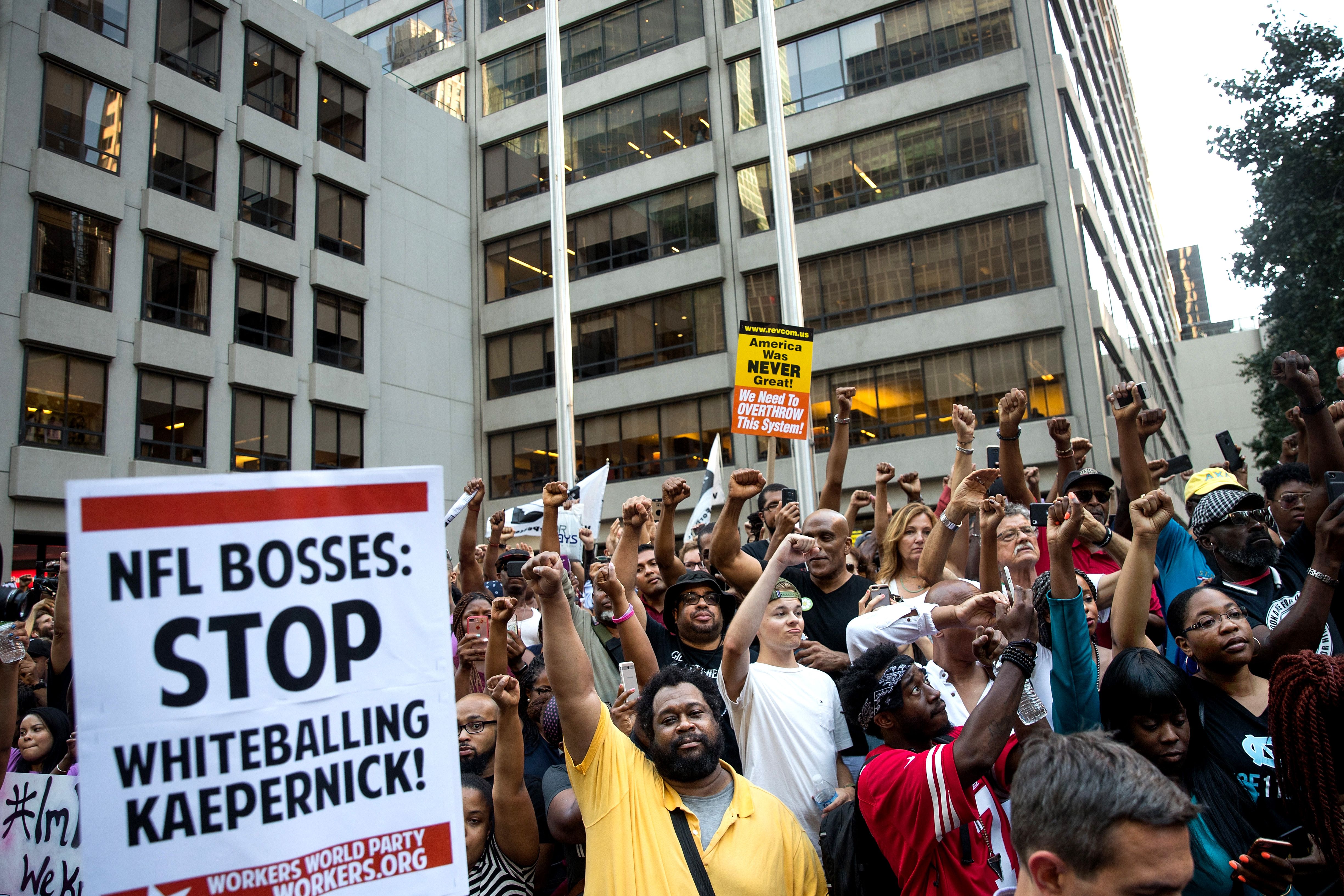 #UnitedWeStand rally for Colin Kaepernick, at NFL headquarters.