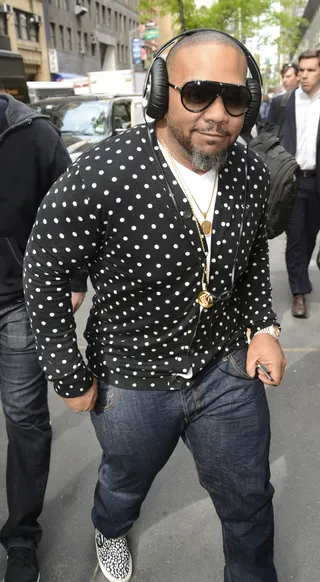 Hit Maker - Timbaland is all smiles in polka dots while heading into the studios for the Today show in NYC.(Photo: Derek Storm / Splash News)