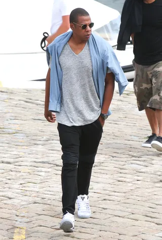 Mr. Cool - Jay Z steps off the plane looking so fresh and so clean with his wife Beyoncé and their daughter Blue Ivy in Beaulieu-sur-Mer the south of France.(Photo: INFphoto.com)