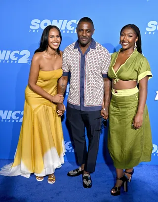 040722-style-idris-elba-attends-the-sonic-the-hedgehog-2-premiere-with-his-wife-sabrina-and-daughter-isan.jpg