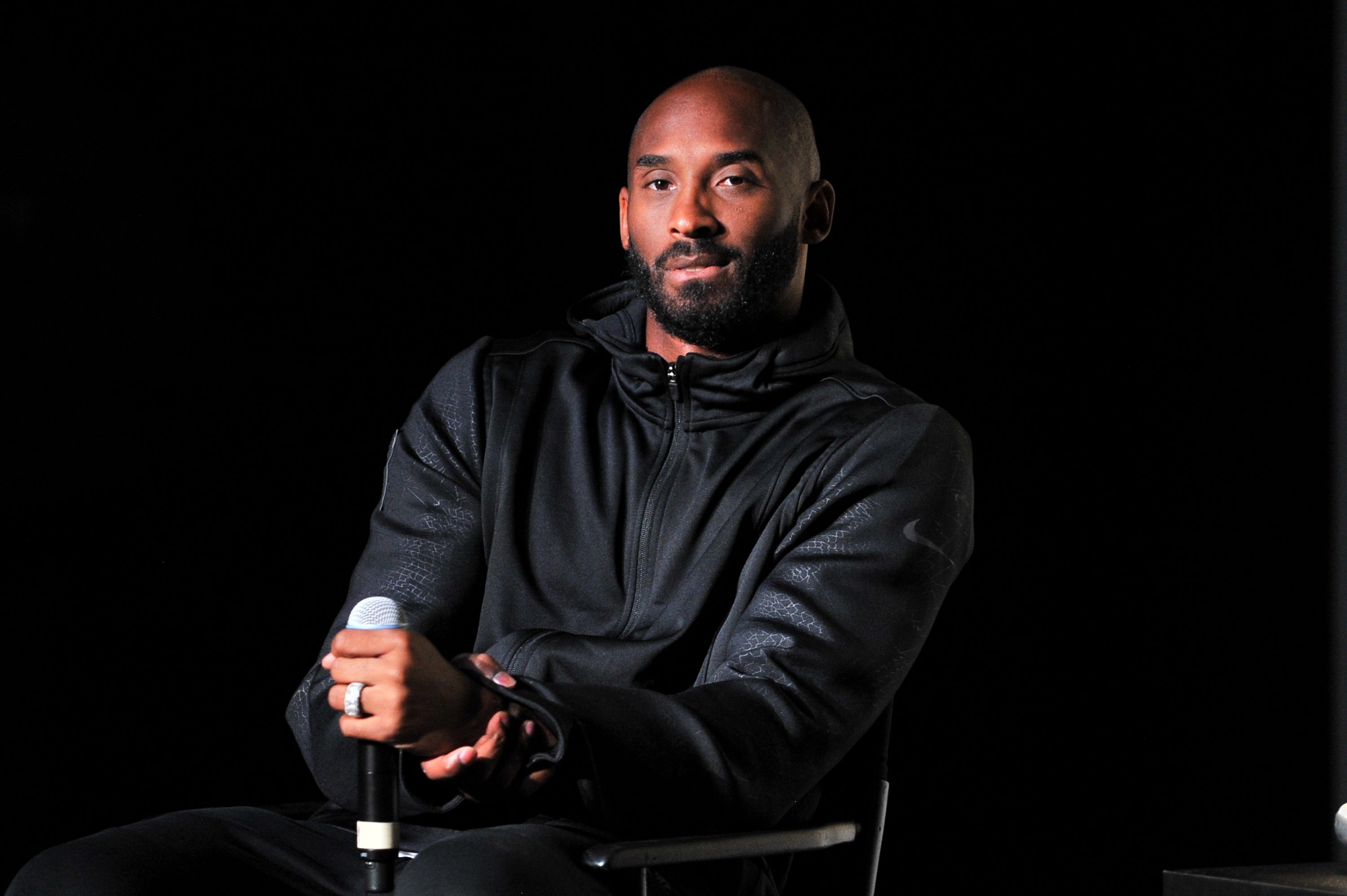 LOS ANGELES, CA - NOVEMBER 01:  Kobe Bryant hosts a Kobe A.D. event at MAMA Gallery on November 1, 2016 in Los Angeles, California.  (Photo by Allen Berezovsky/Getty Images)