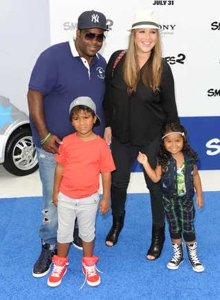 A Family That Prays Together&nbsp; - Clearly this family is full of the favor of the Lord. They are all about to go after their craft while serving Him without compromise.(Photo: Splash News/Corbis)