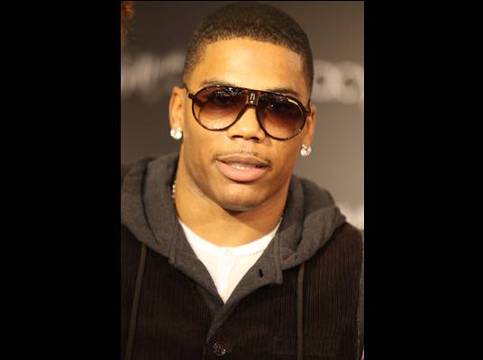 Nelly - The St. Lunatic celebrates his new album, "Nelly 5.0," with a mini-concert.