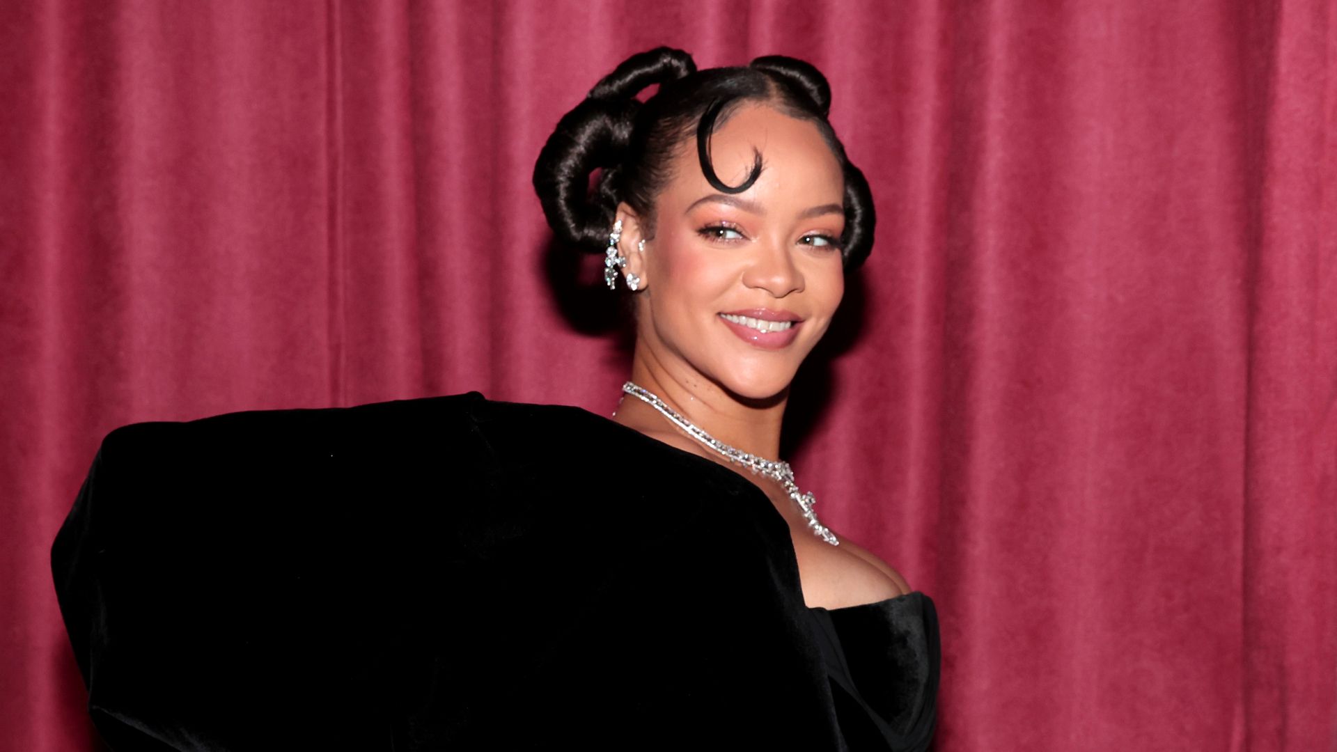 Rihanna attend the 80th Annual Golden Globe Awards held at the Beverly Hilton Hotel on January 10, 2023 in Beverly Hills, California. -- 
