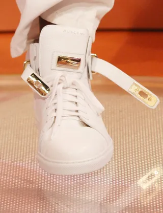 Belts on His Feet? - 2 Chainz' shoes have belts on them.&nbsp;&nbsp; (Photo: Bennett Raglin/BET/Getty Images for BET)