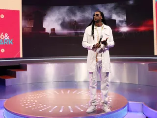 Doves Cry - &nbsp;2 Chainz looks royal in his white.&nbsp;(Photo: Bennett Raglin/BET/Getty Images for BET)&nbsp;