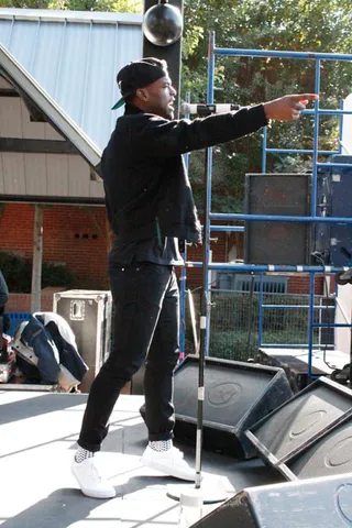 Luke James Lifts Everyone Off Their Feet - &nbsp;(Photo: BET)