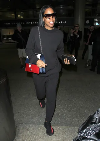 Kelly Rowland - Kelly Rowland smiled for the paps as she arrived at Los Angeles International Airport.&nbsp;(Photo: WENN.com)