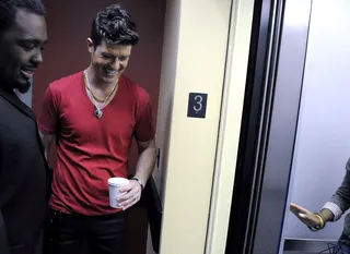 Robin Thicke is here! - Making his way to the A Very BET Christmas set. (Photo: John Ricard / BET)