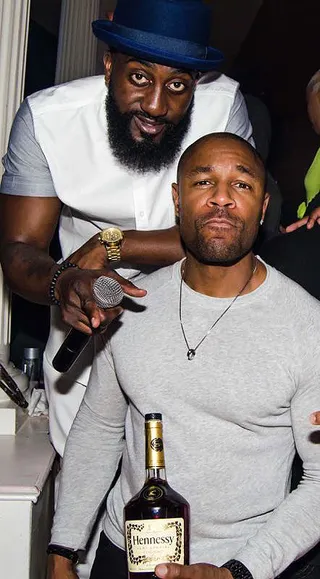 Sippin' Henny - Tank&nbsp;poses with friends and a bottle of Hennessy.&nbsp;(Photo: JS Photography)&nbsp;