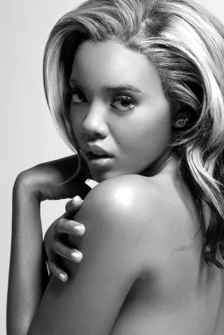 Angela Simmons - Angela strips off her girl-next-door persona for this Marilyn Monroe-inspired pic. We love it.(Photo: Be Magazine)