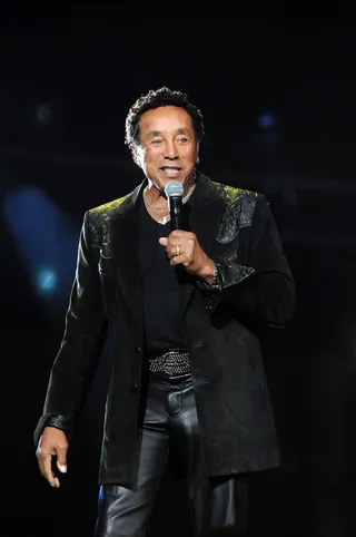 /content/dam/betcom/images/2011/10/Celebs-10.16-10.31/101211-celebs-smokey-robinson.jpg