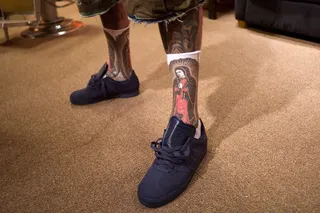 Sacred Tats - Yelawolf shows us his tatted legs at BET's 106 &amp; Park.&nbsp; (Photo: John Ricard / BET)