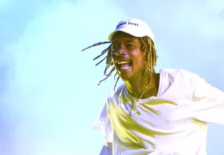 569203923EM013_Fall_Out_Boy