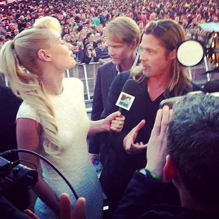 &nbsp;Iggy Azalea @thenewclassic - Iggy is trying out her interview skills on Hollywood heartthrob Brad Pitt. The beautiful Australian MC has definitely stolen the attention of the World War Z actor.&nbsp;(Photo: Iggy Azalea via Instagram)